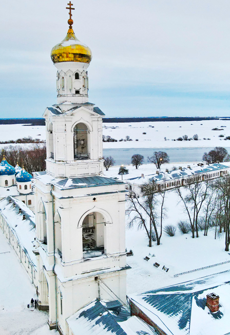 Постер события Новогодние сокровища двух городов: Валдай и Великий Новгород.