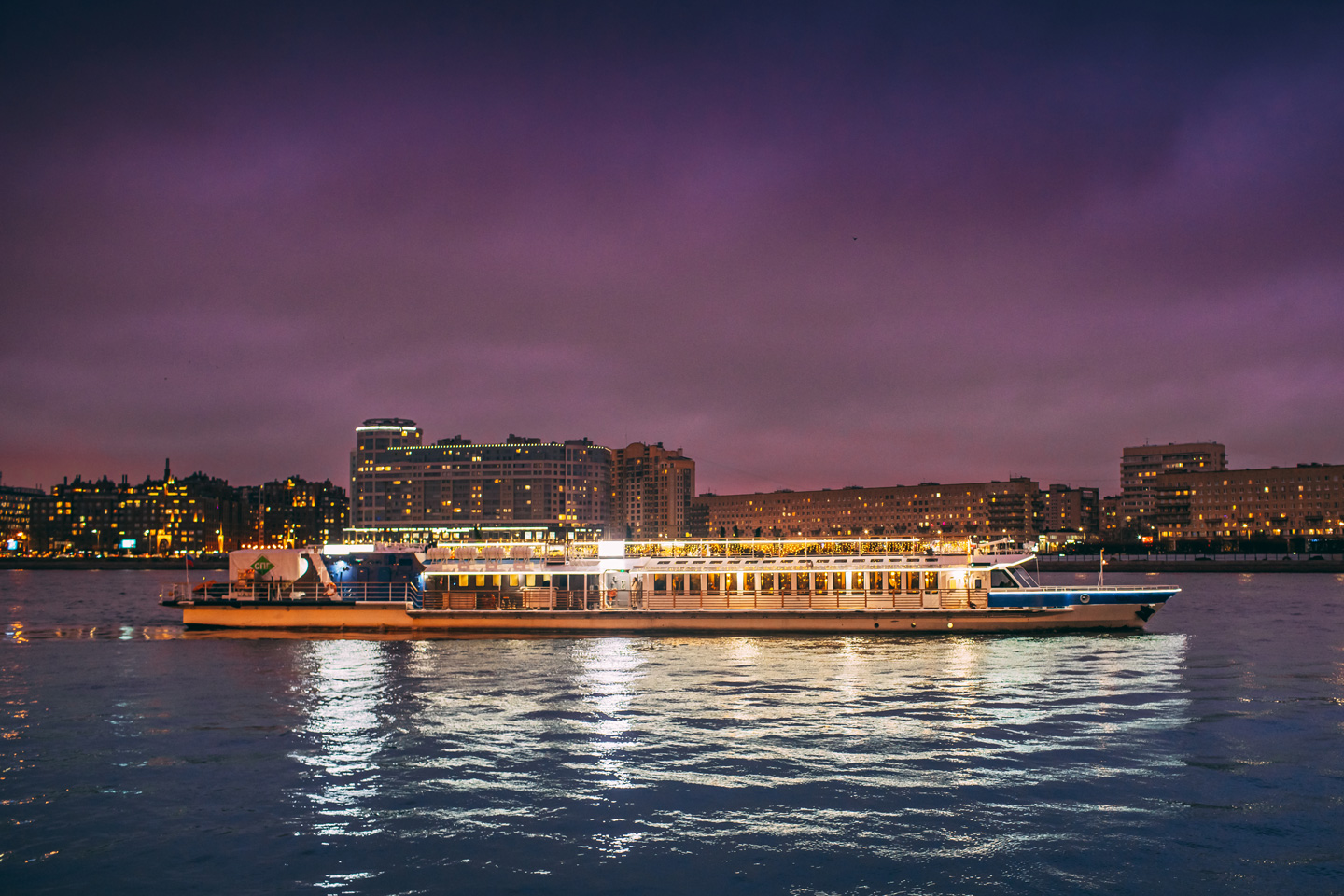 Премиум круиз "Разводные мосты" Фото афиши Премиум круиз "Разводные мосты".