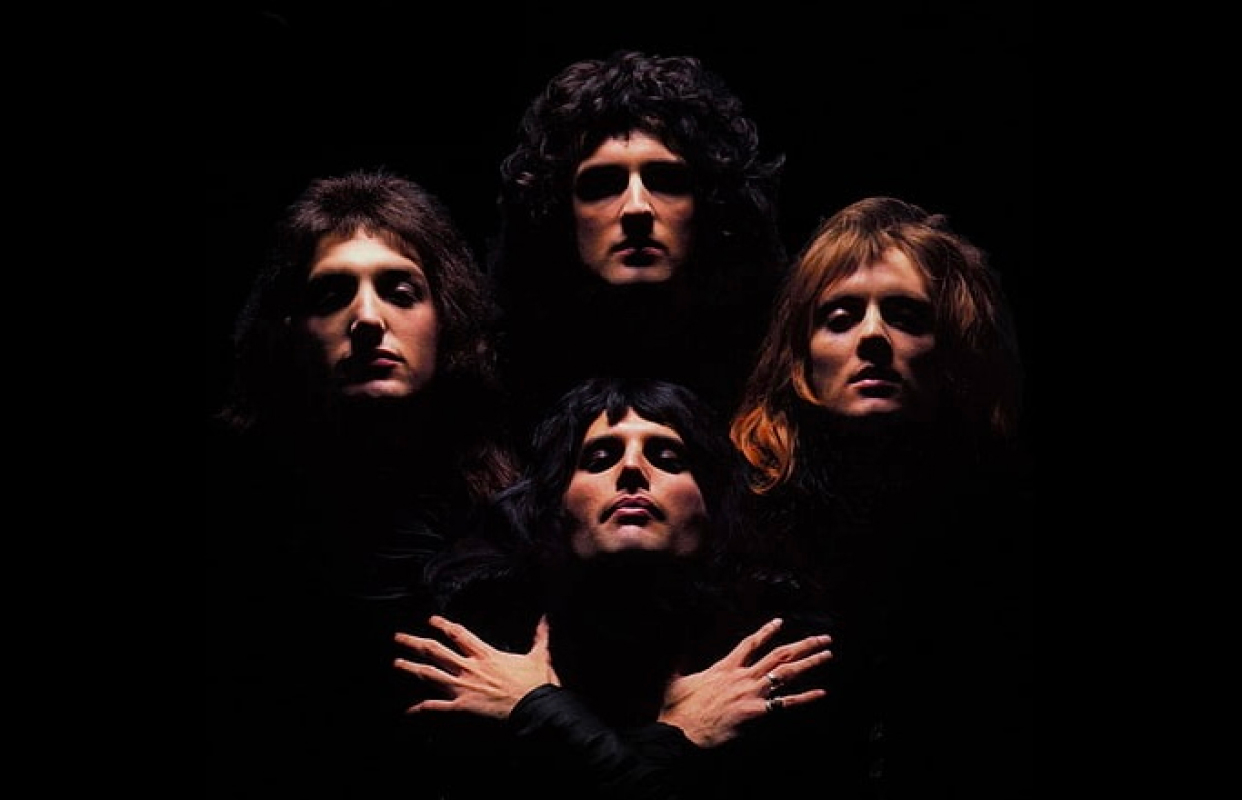 МАГИЯ СВЕЧЕЙ. «QUEEN SYMPHONY» Фото афиши МАГИЯ СВЕЧЕЙ. «QUEEN SYMPHONY».