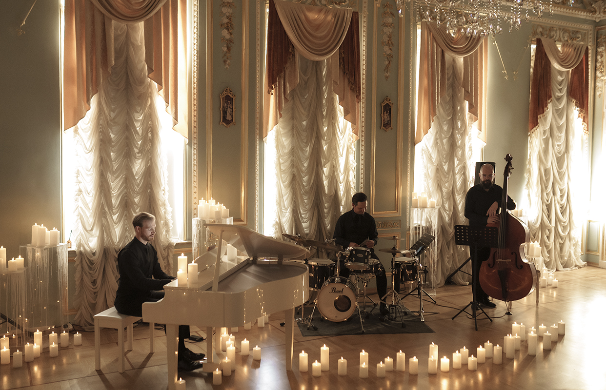 Клуб маленьких эстетов. «Саундтреки к мультфильмам» в особняке Серебрякова Фото афиши Клуб маленьких эстетов. «Саундтреки к мультфильмам» в особняке Серебрякова.