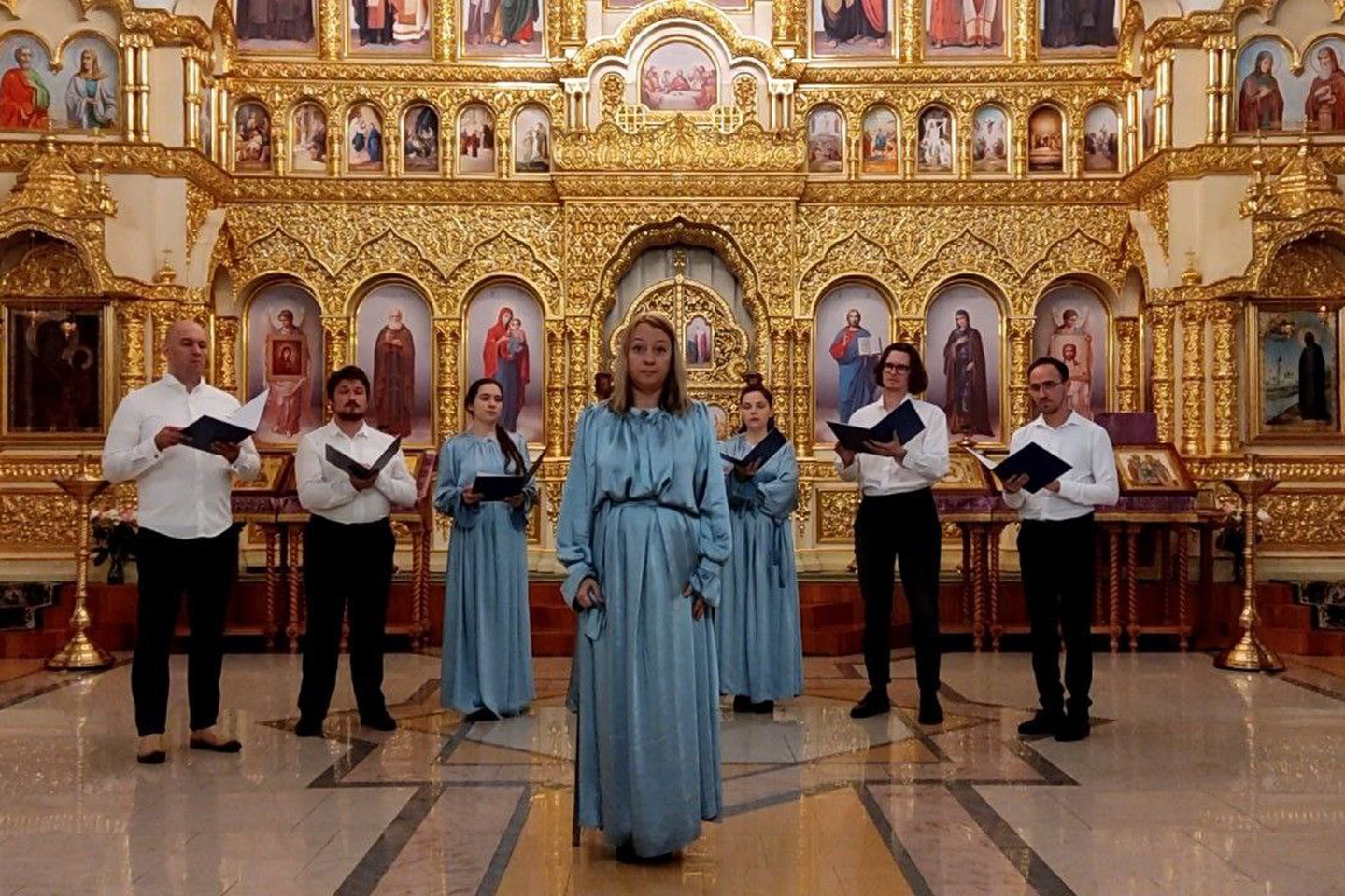 Семейный концерт «Рождественские колядки» Фото афиши Семейный концерт «Рождественские колядки».