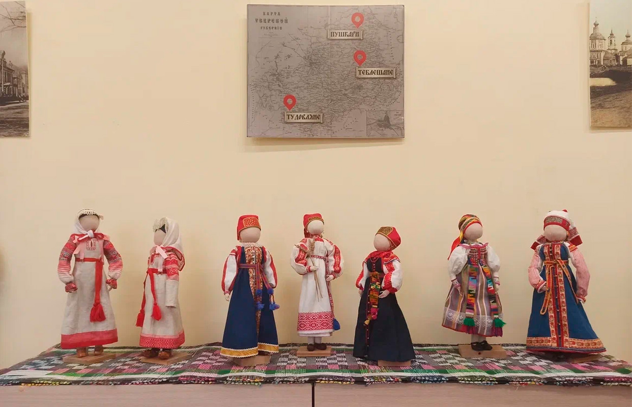 Мир наших историй: Выставка народной студии традиционных ремёсел «Супрядки» — Тверской областной дом народного творчества — афиша Тверь