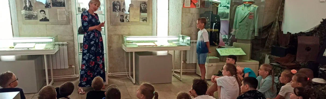 Фото афиши Дорогами мужества. Сборная экскурсия по историко-мемориальной выставке «...Во имя тебя, Родина!».