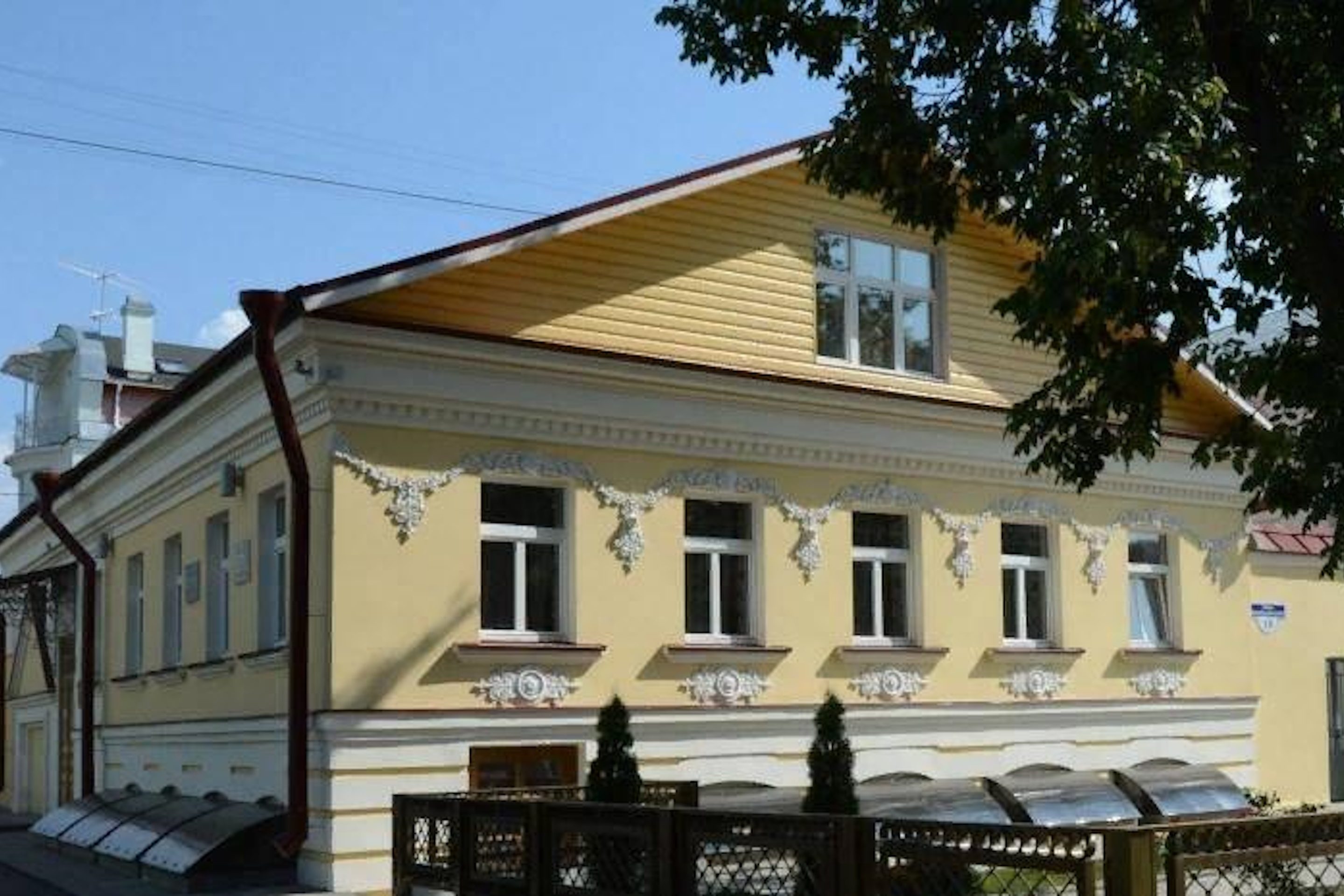 Фото афиши Экскурсия по Дому поэзии Андрея Дементьева.