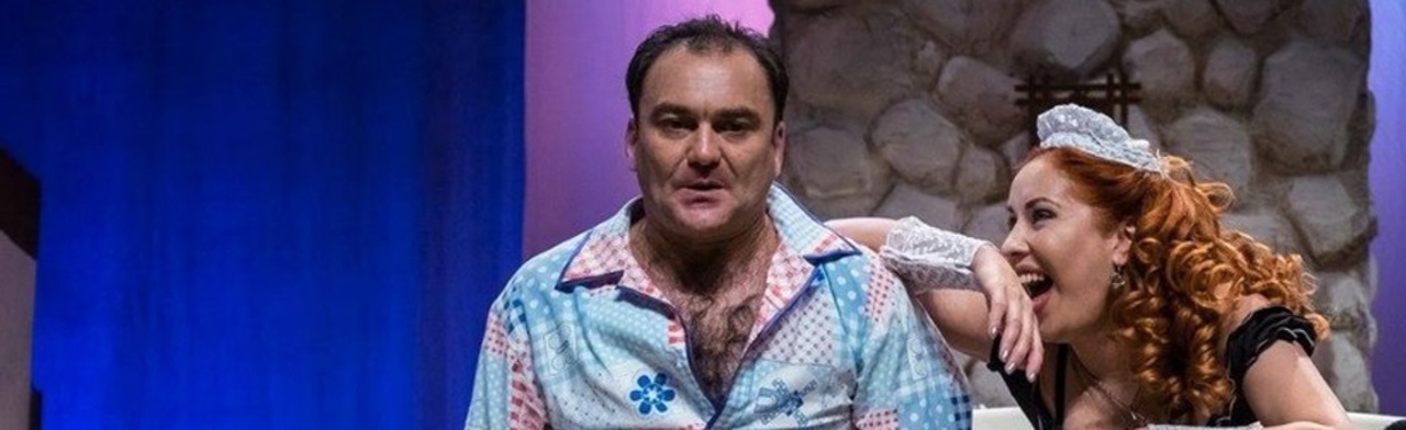 Постер Душа компании: с вами всегда теплее и веселее. Для вас – уютные концерты, стендап и душевные спектакли в Уфе