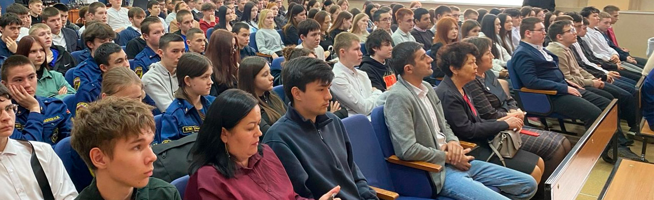 Постер Куда сходить на майских праздниках в Уфе