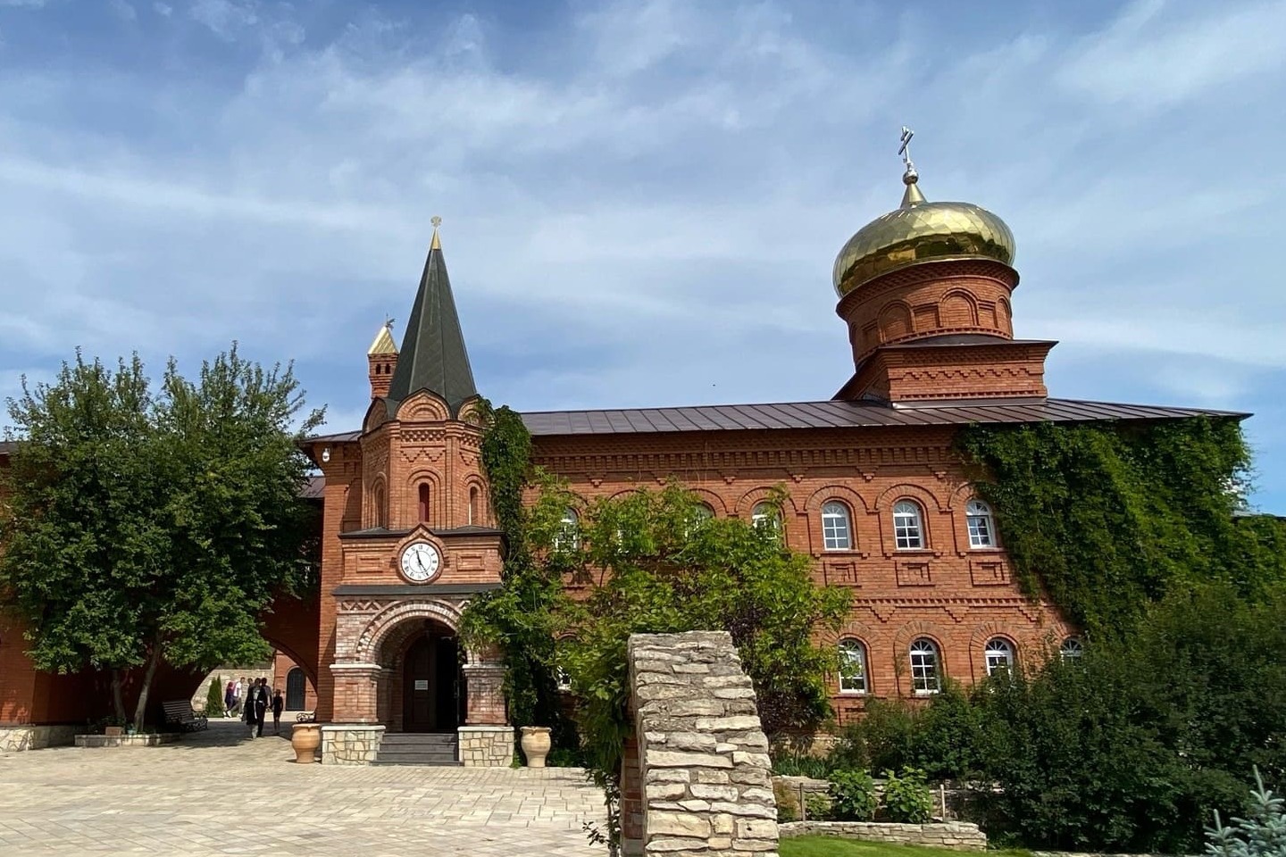 Фото афиши Башкирская Рица: Павловка, родник, монастырь.