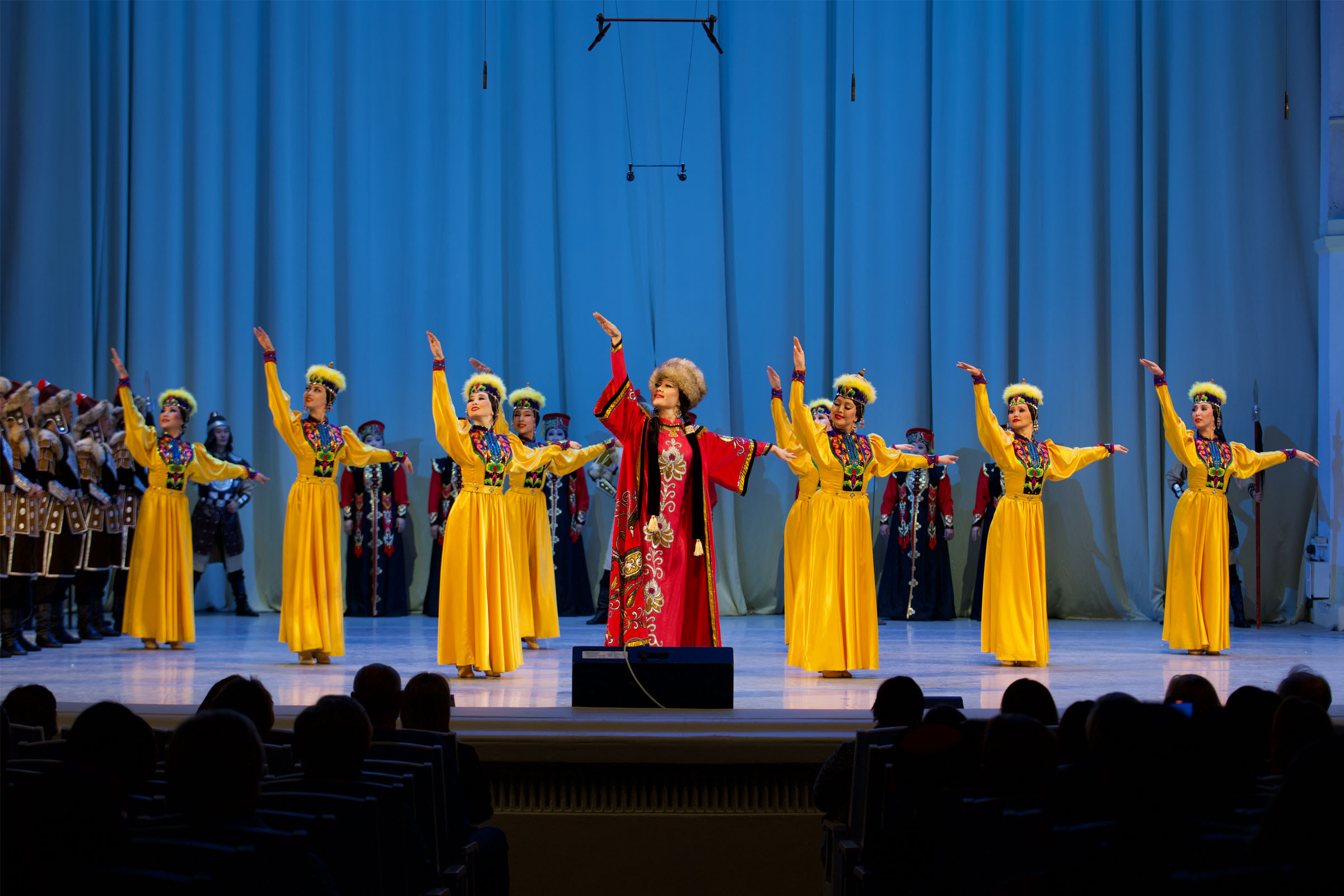 Золотой фонд Фото афиши Золотой фонд.