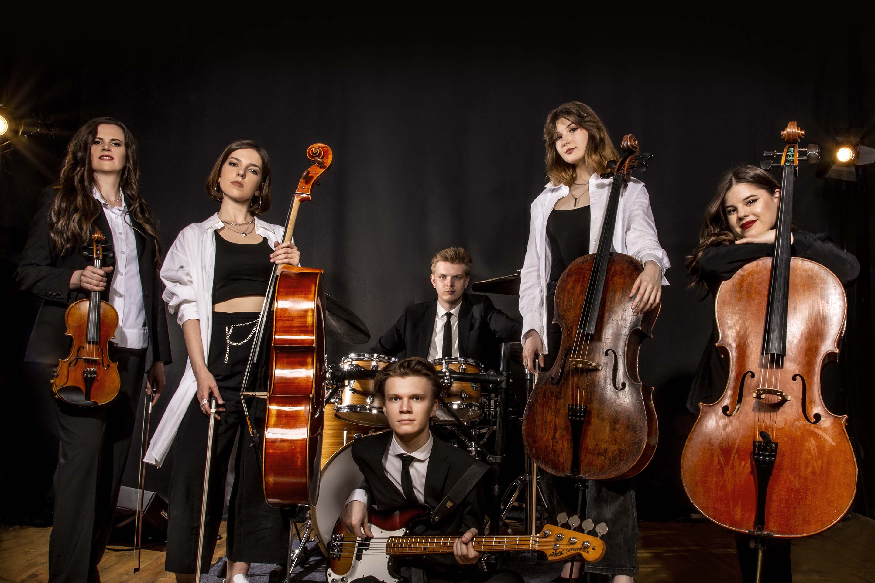 Magic Cellos band: Легендарные хиты Русского рока на виолончелях Фото афиши Magic Cellos band: Легендарные хиты Русского рока на виолончелях.