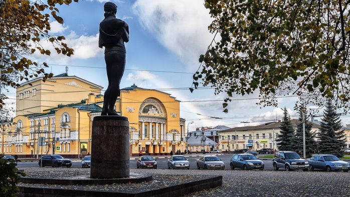 Площадь волкова ярославль фото